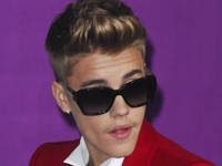 Justin Bieber meets up with Selena Gomez in...