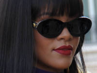 Rihanna and Drake fuel romance rumors with...