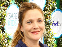 Drew Barrymore hosts star-studded baby shower