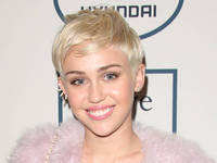 Miley Cyrus hospitalized, cancels concert due...