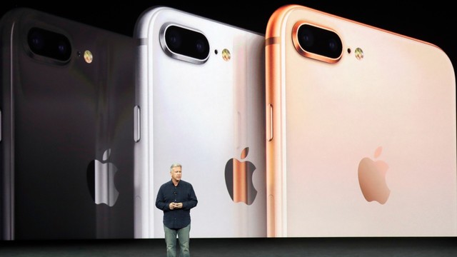 The iPhone 8 Plus will be Apple's heaviest iPhone ever The iPhone 8 Plus will be Apple's heaviest iPhone ever