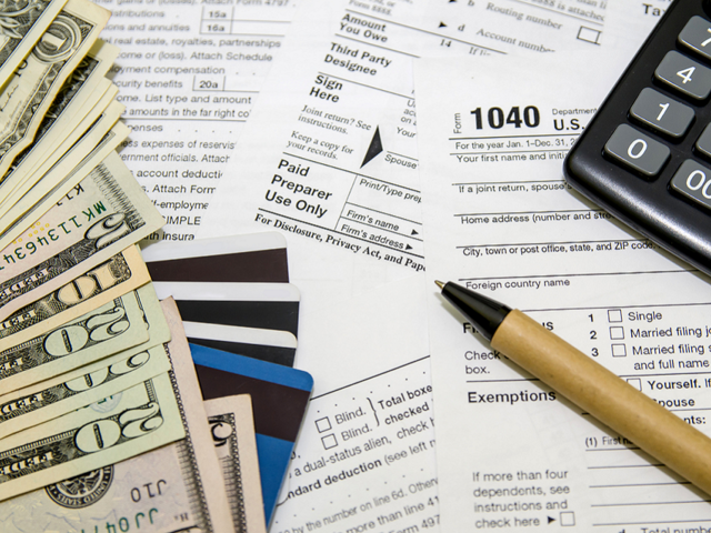 Tax refund loans give cash now to early filers