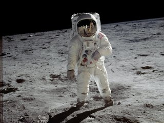 No, Buzz Aldrin didn't see aliens in space
